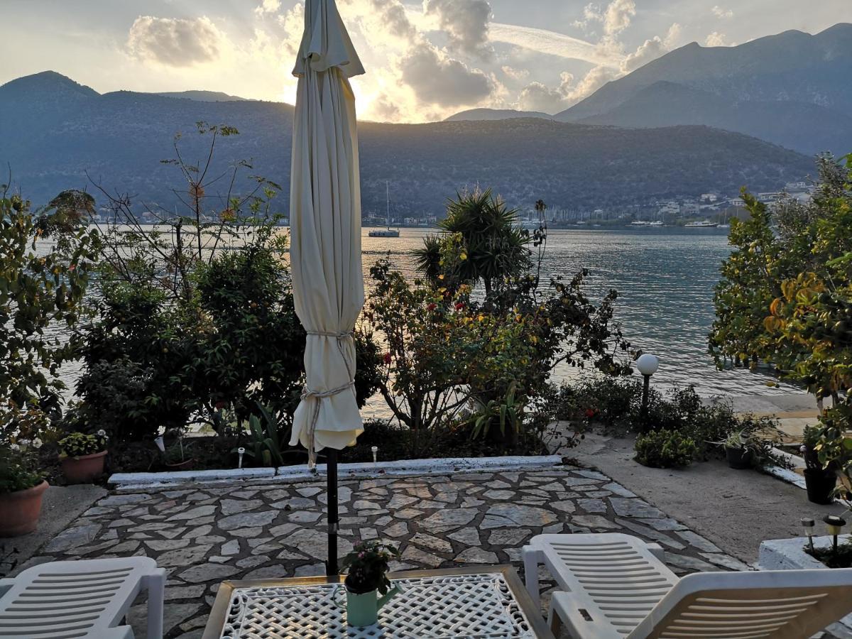 Geni Bay Apartment Bagian luar foto