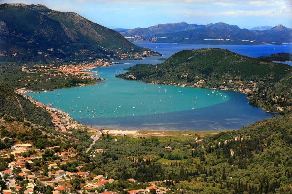 Geni Bay Apartment Bagian luar foto