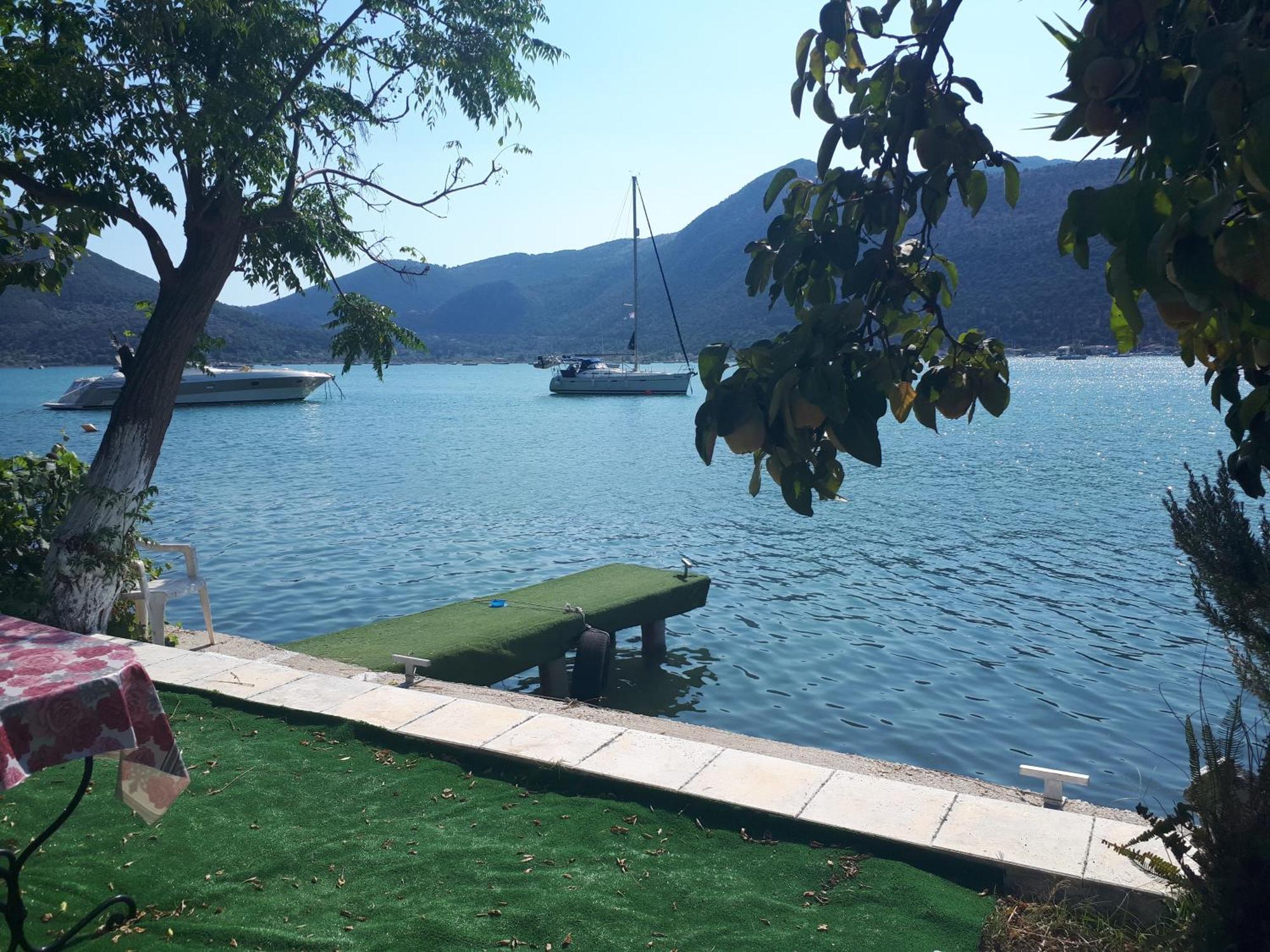 Geni Bay Apartment Bagian luar foto