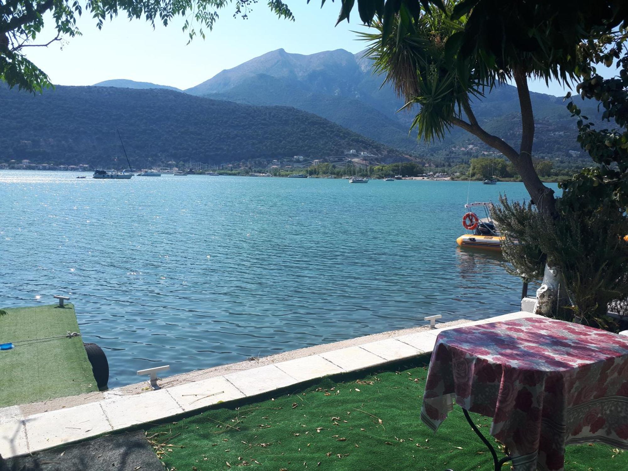 Geni Bay Apartment Bagian luar foto