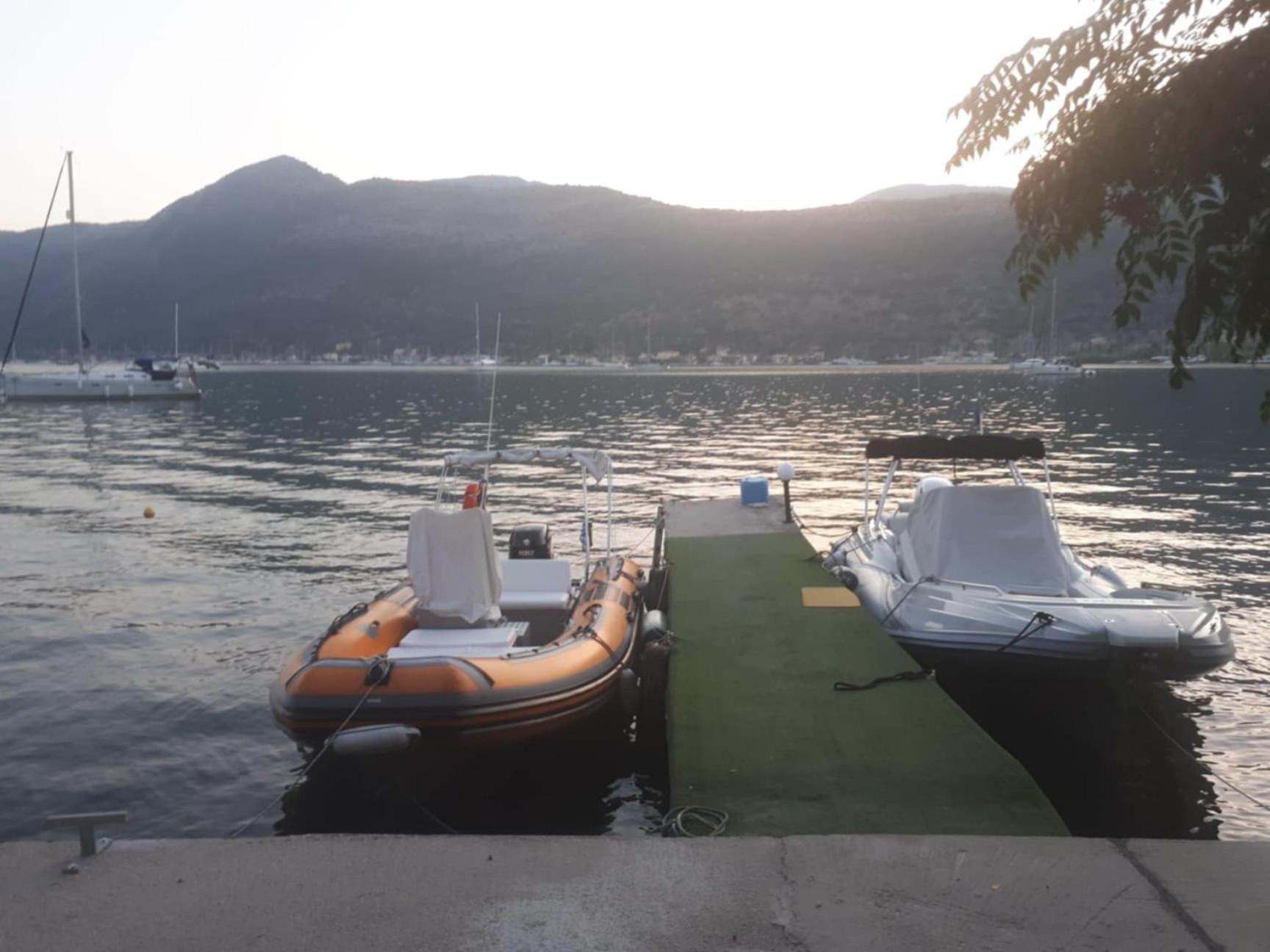 Geni Bay Apartment Bagian luar foto