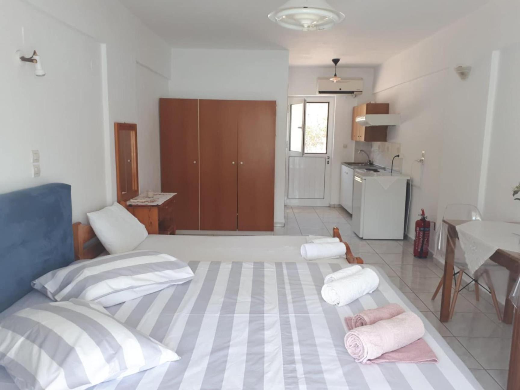Geni Bay Apartment Bagian luar foto
