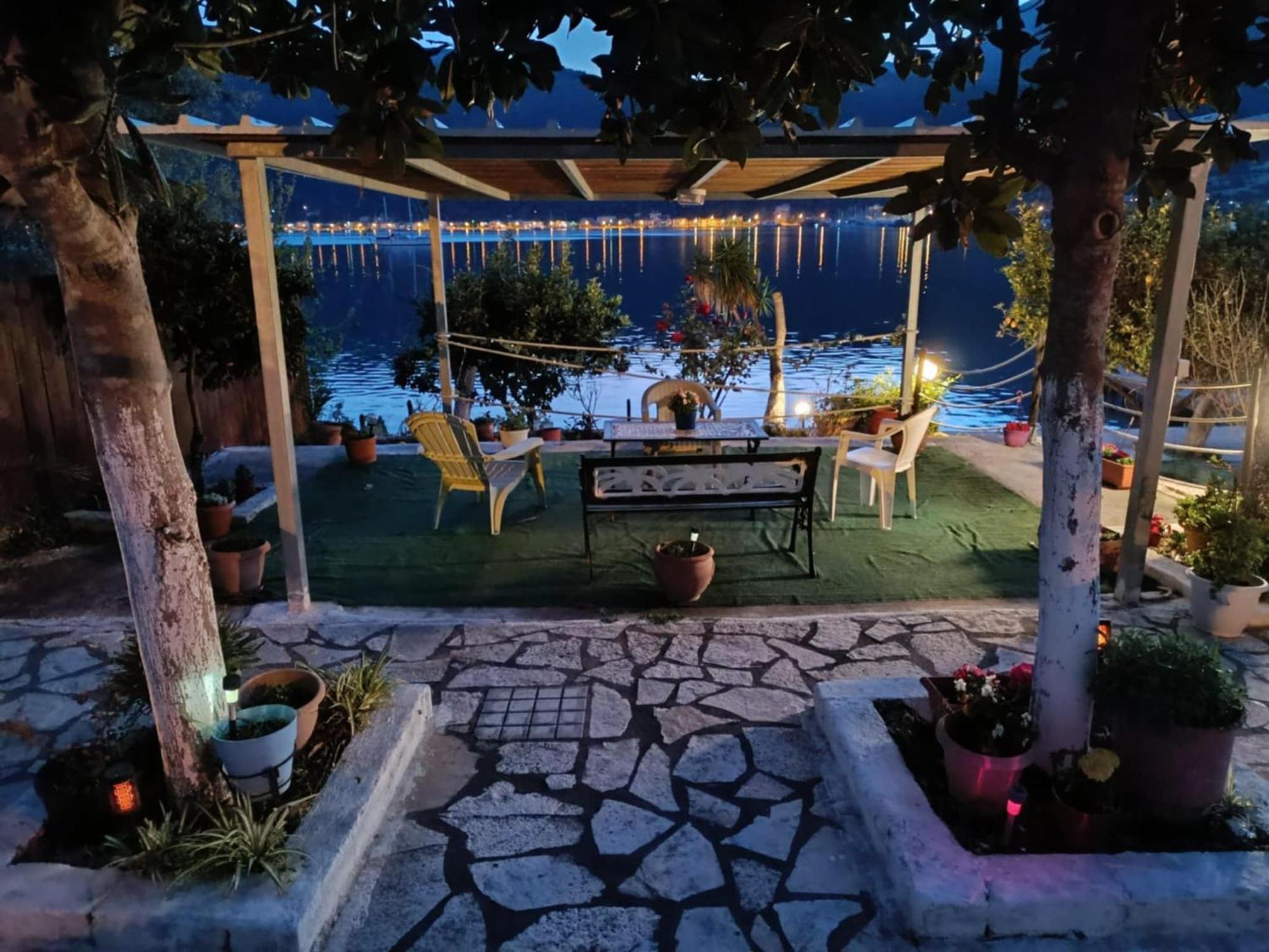 Geni Bay Apartment Bagian luar foto